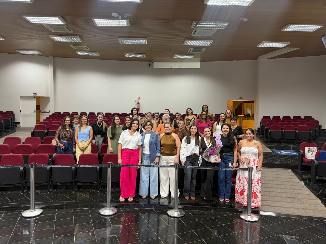 Procuradoria da Mulher realiza palestra sobre protagonismo feminino na Câmara Municipal