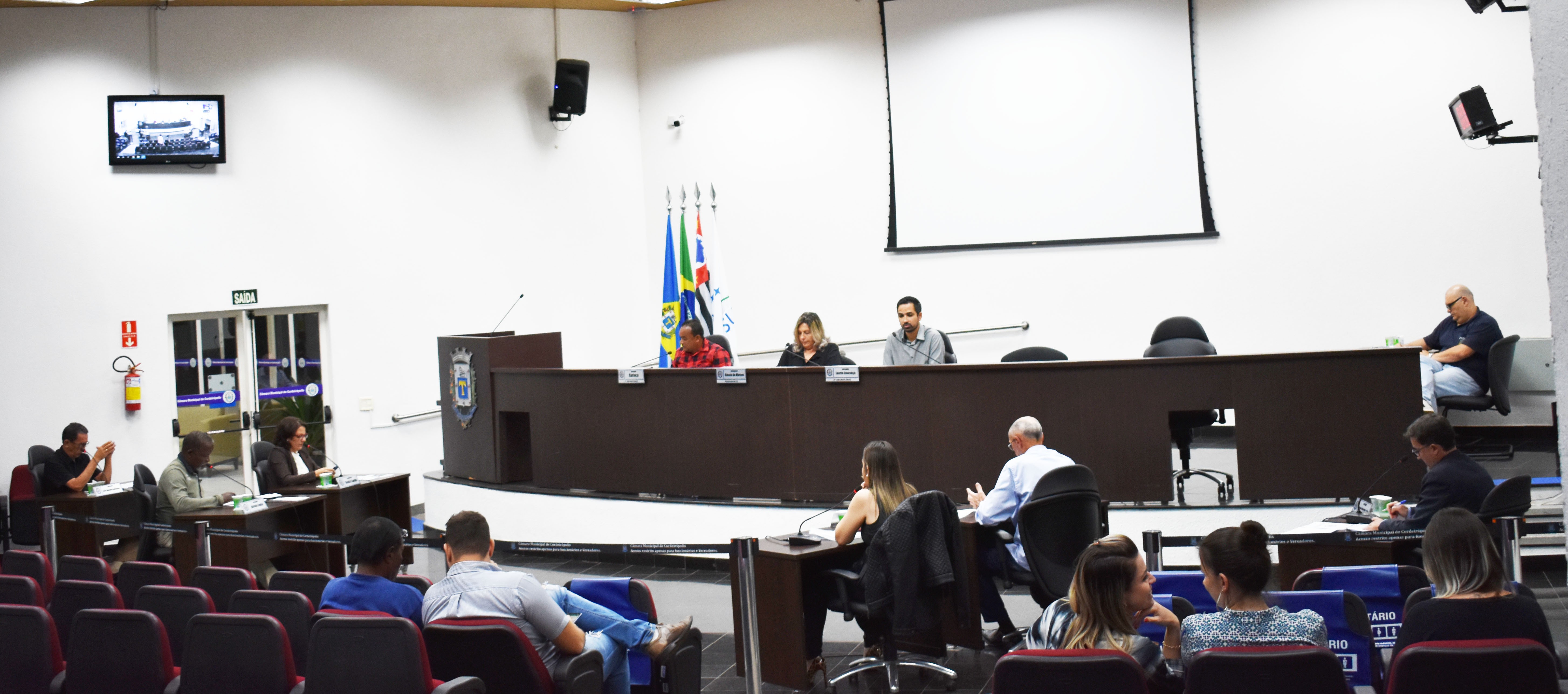 Imagem da notícia: Parlamentares apresentam indicações durante a 21ª Sessão