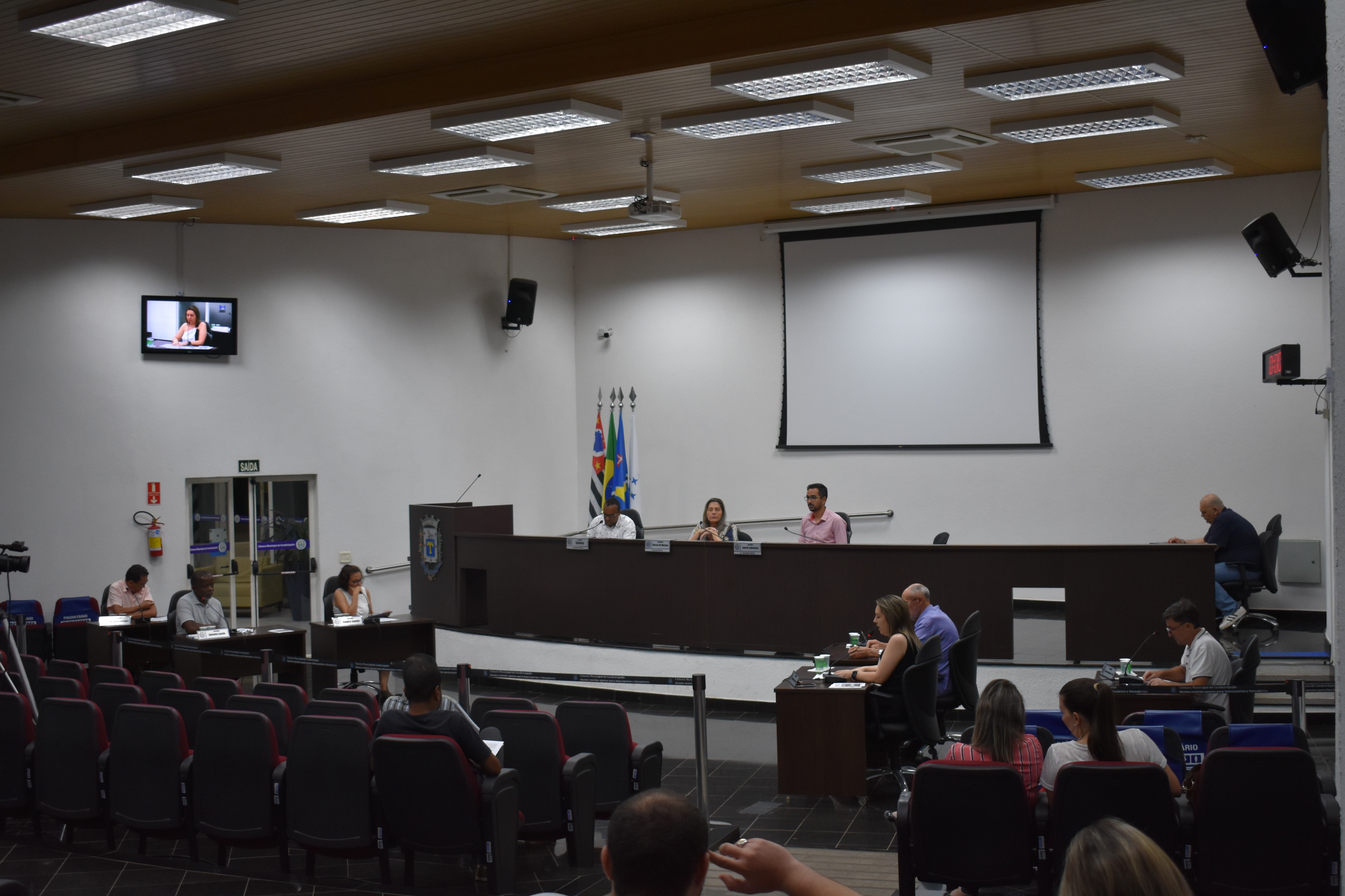 Imagem da notícia: Bairros recebem indicações de melhorias dos vereadores
