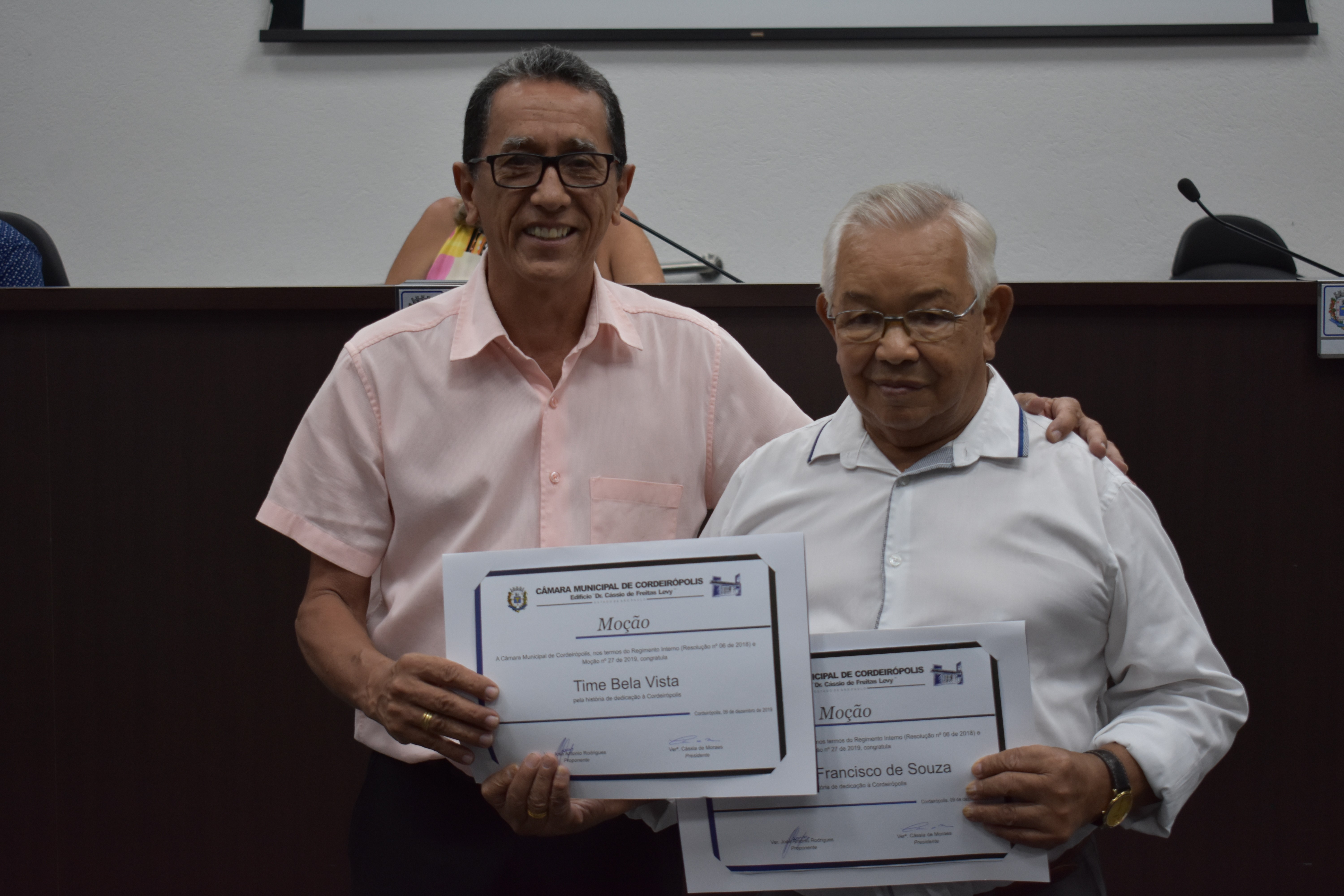 Imagem da notícia: Técnico do Bela Vista recebe homenagem na Câmara
