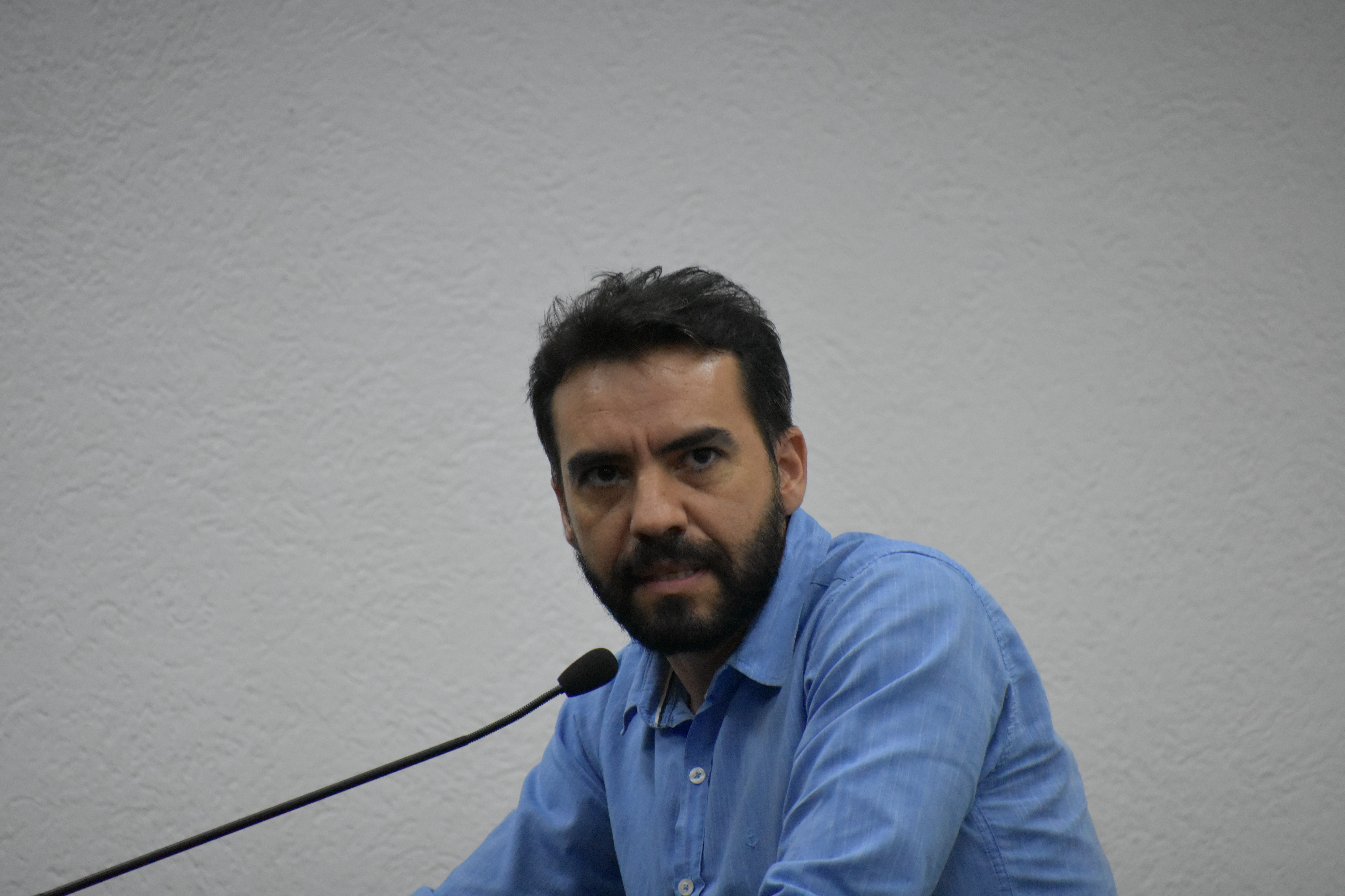 Imagem da notícia: Secretário de Meio Ambiente usa Tribuna Livre para discorrer do esgoto do Jardim Lise