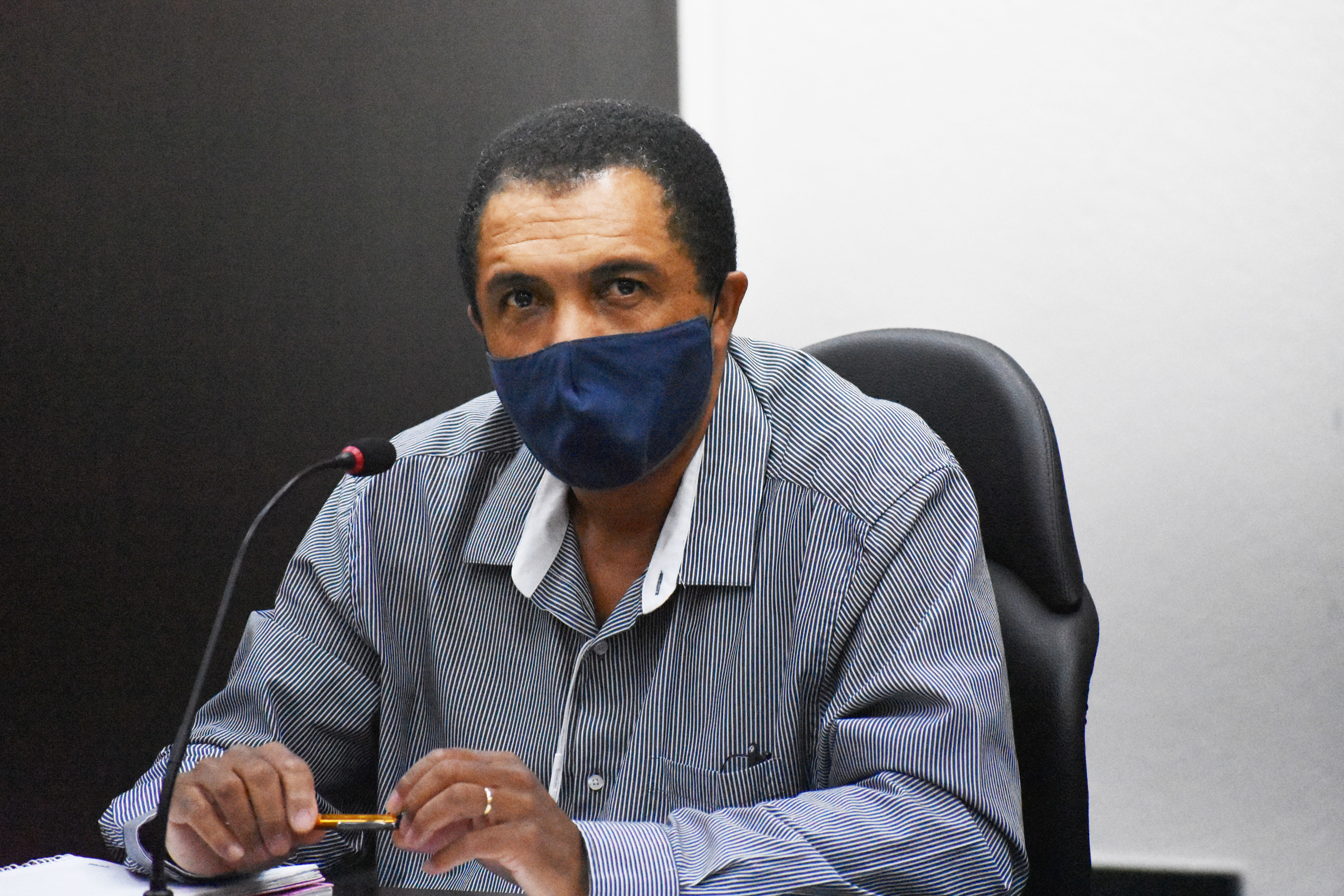 Imagem da notícia: Vereador Sérgio Balthazar faz moção com votos de congratulações ao prefeito e secretária de Saúde no combate ao Covid-19