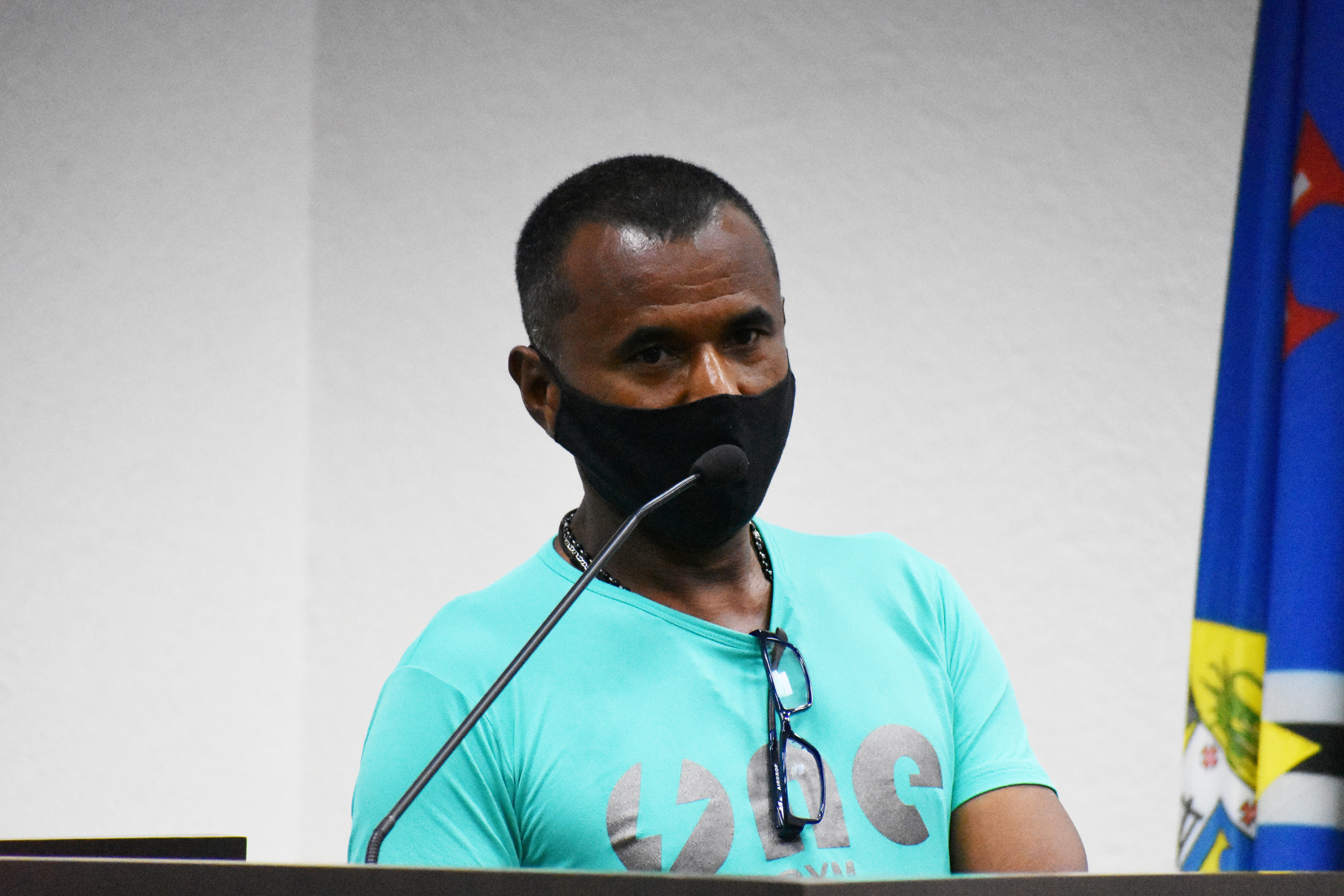 Imagem da notícia: Ciclista usa tribuna para apresentar o projeto ciclístico “Rompendo Fronteiras” aos vereadores 