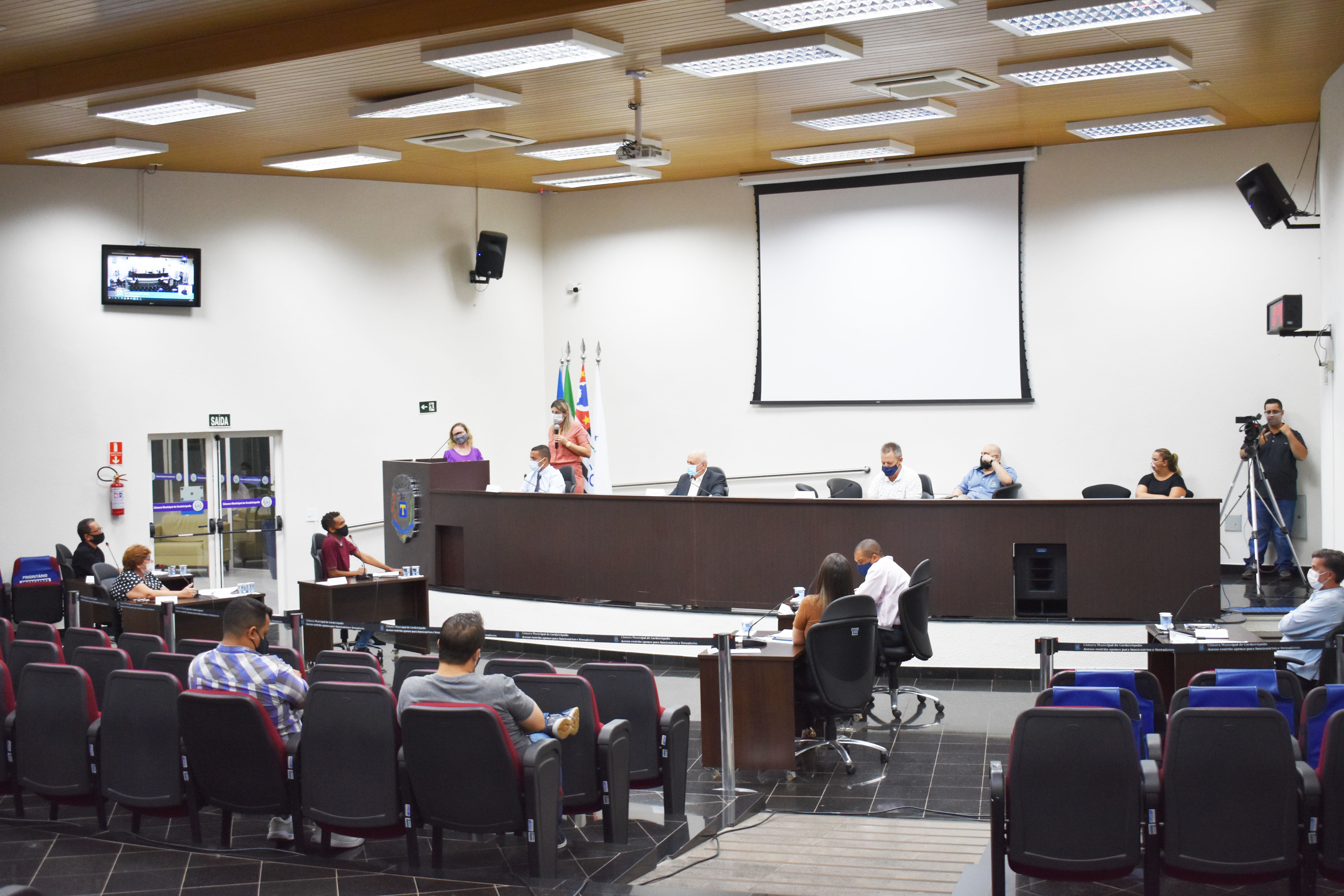 Imagem da notícia: Bairros de Cordeirópolis recebem indicações de melhorias dos vereadores 
