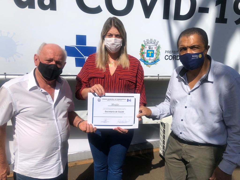 Imagem da notícia: Vereadores entregam Moção de aplausos para Secretaria de Saúde e Rotary Club