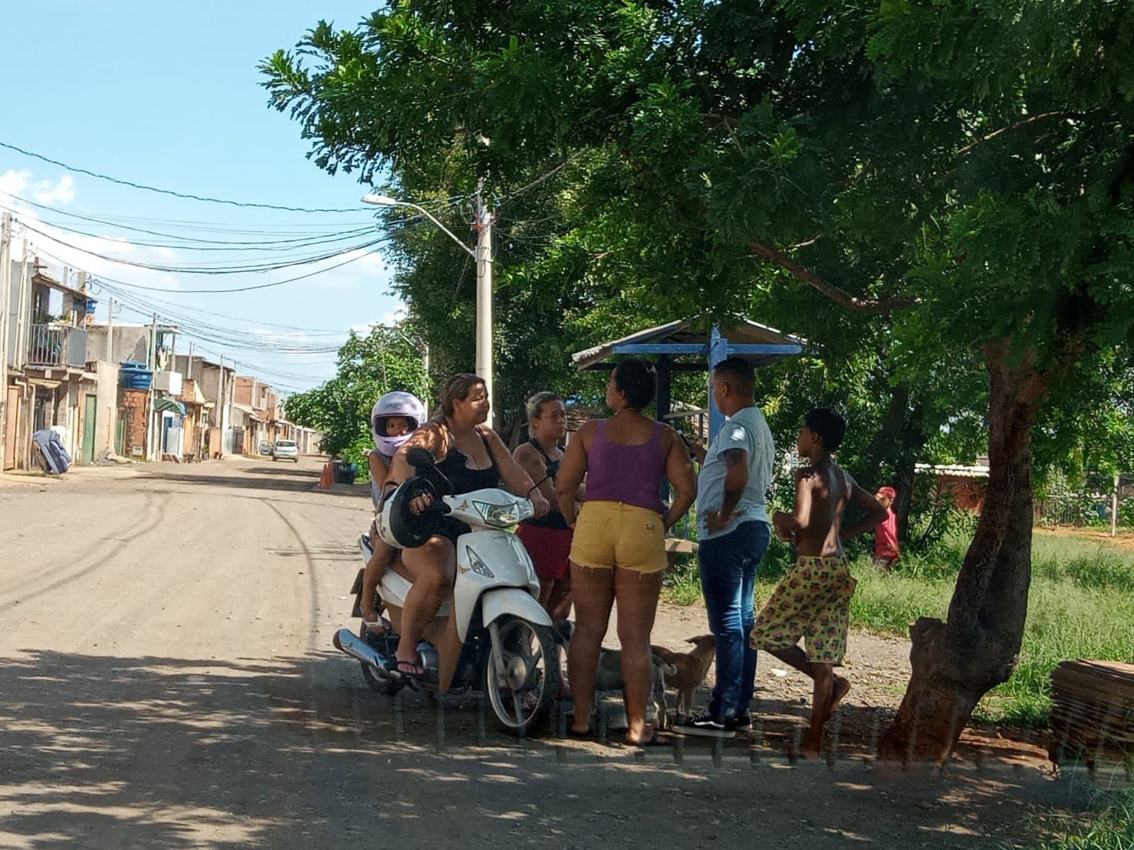 Imagem da notícia: Vereador Dhavid visita bairros para levantar demandas