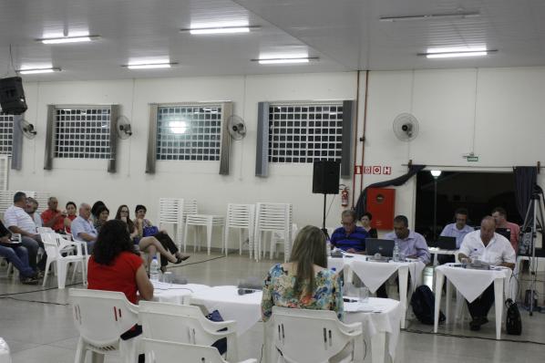 Imagem da notícia: Aprovados projetos que dão nomes ao Anel Viário e teatro