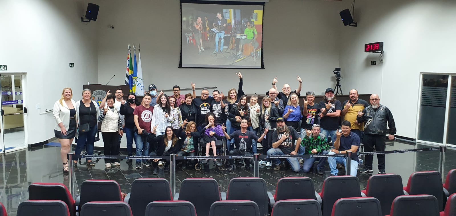 Imagem da notícia: Parlamentares participam do Rock na Câmara