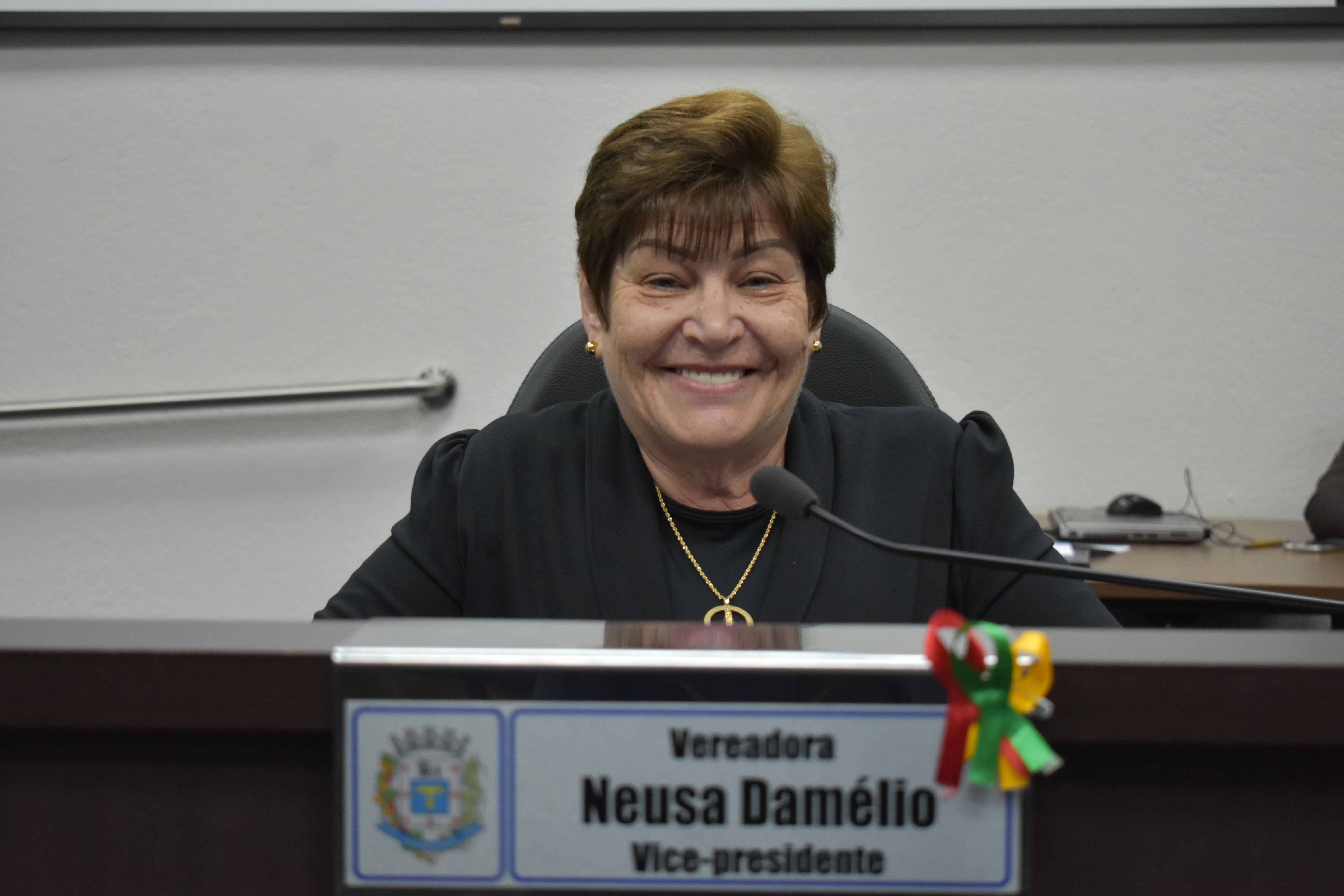 Imagem da notícia: Vereadora Neusa apresenta Moção de Repúdio pela suspenção de ajuste à enfermagem