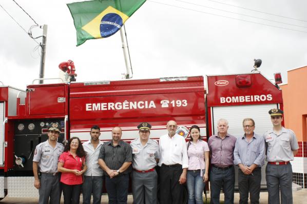 Imagem da notícia: Corpo de Bombeiros: vereadores participam de inauguração