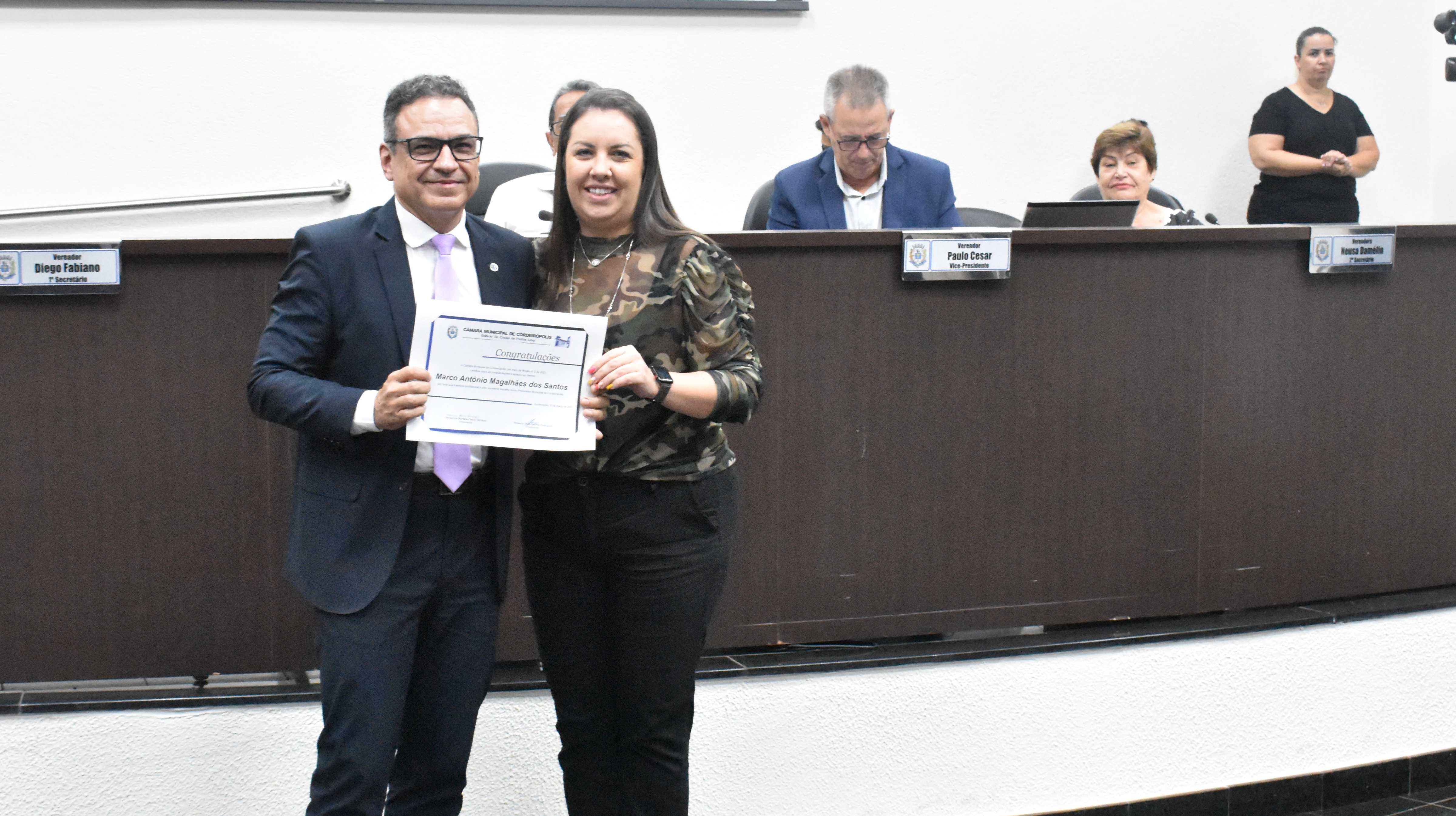 Imagem da notícia: Vereadora Mariana F. Tamiazo homenageia Procurador Municipal