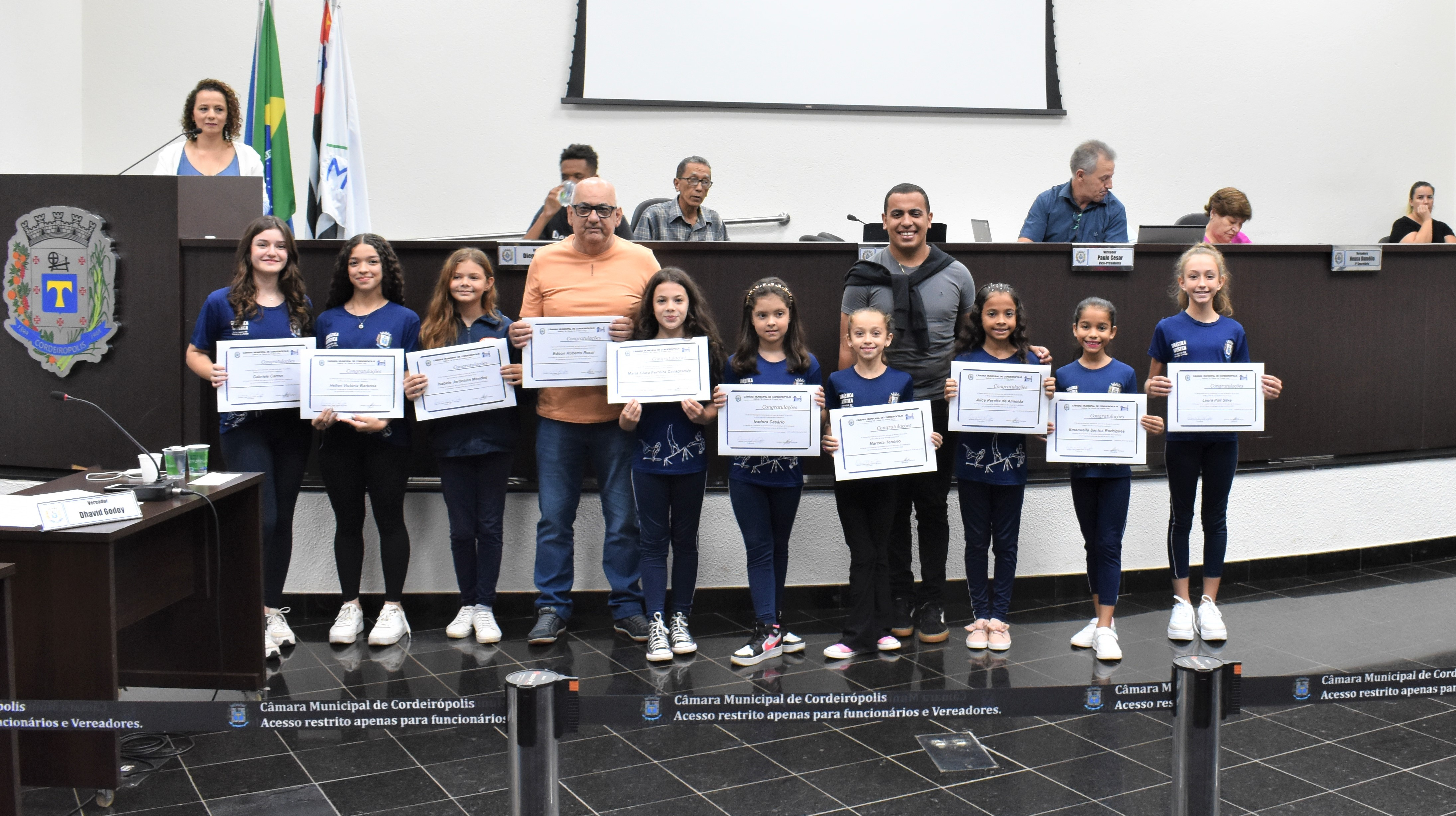 Imagem da notícia: Vereador David Godoi Homenageia Equipe de Ginástica Artística de Cordeirópolis