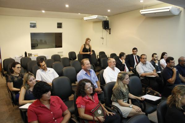 Imagem da notícia: Vereadores participam de reunião no Gaema