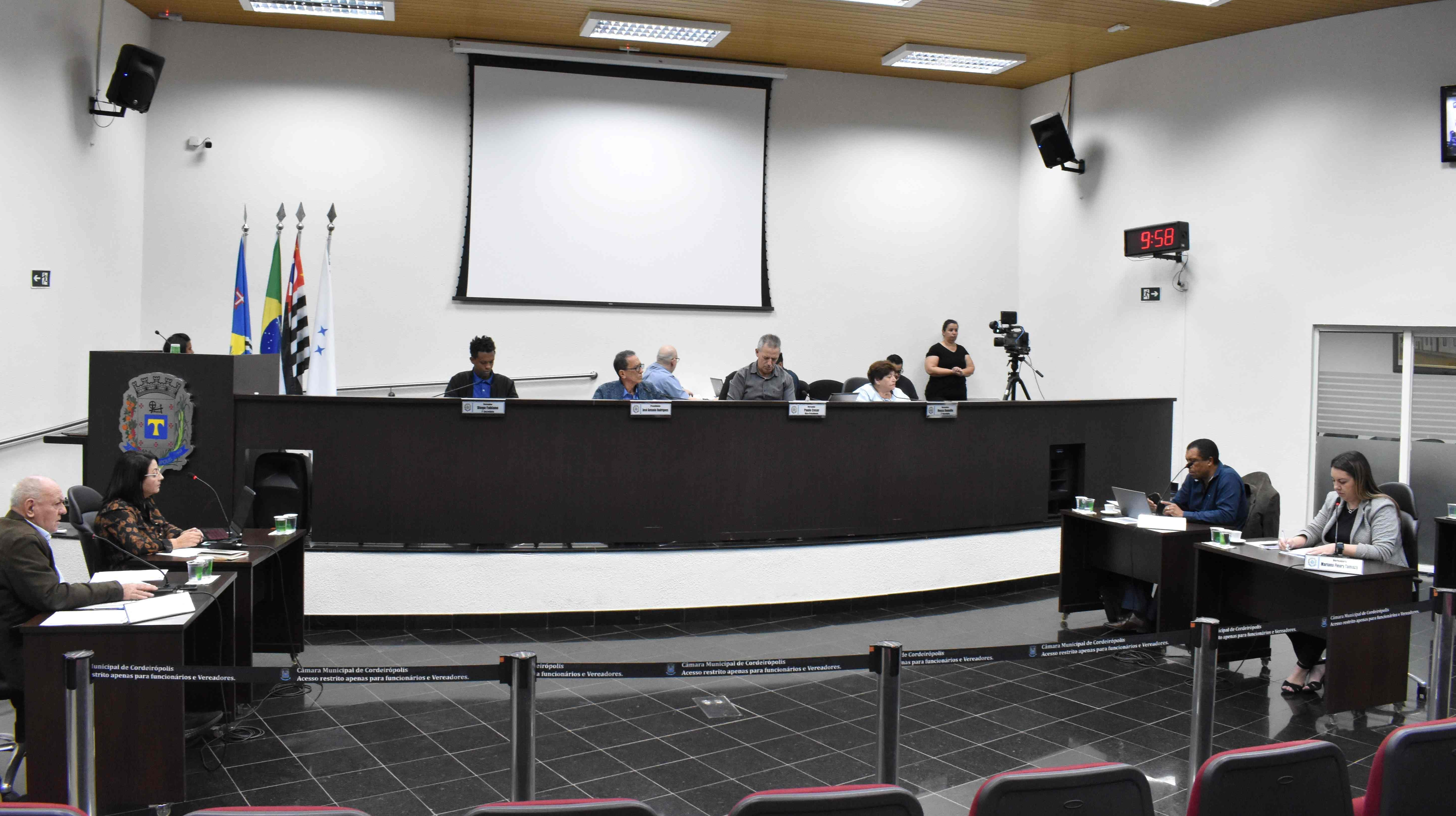 Imagem da notícia: Aprovada alteração na estrutura administrativa da Câmara Municipal