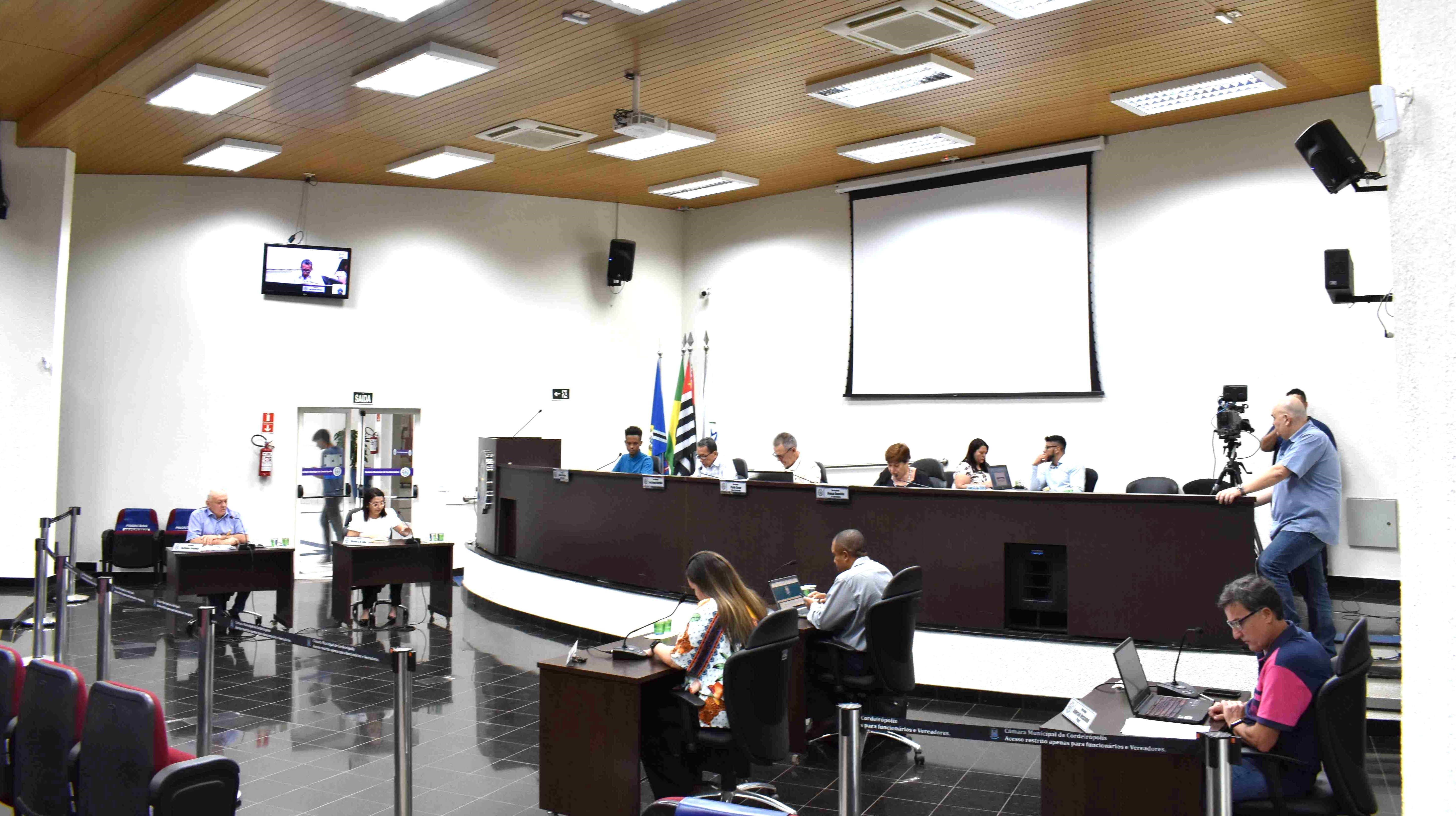 Imagem da notícia: Aprovado PLC nº 21/2023 que altera o Código de Posturas do Município