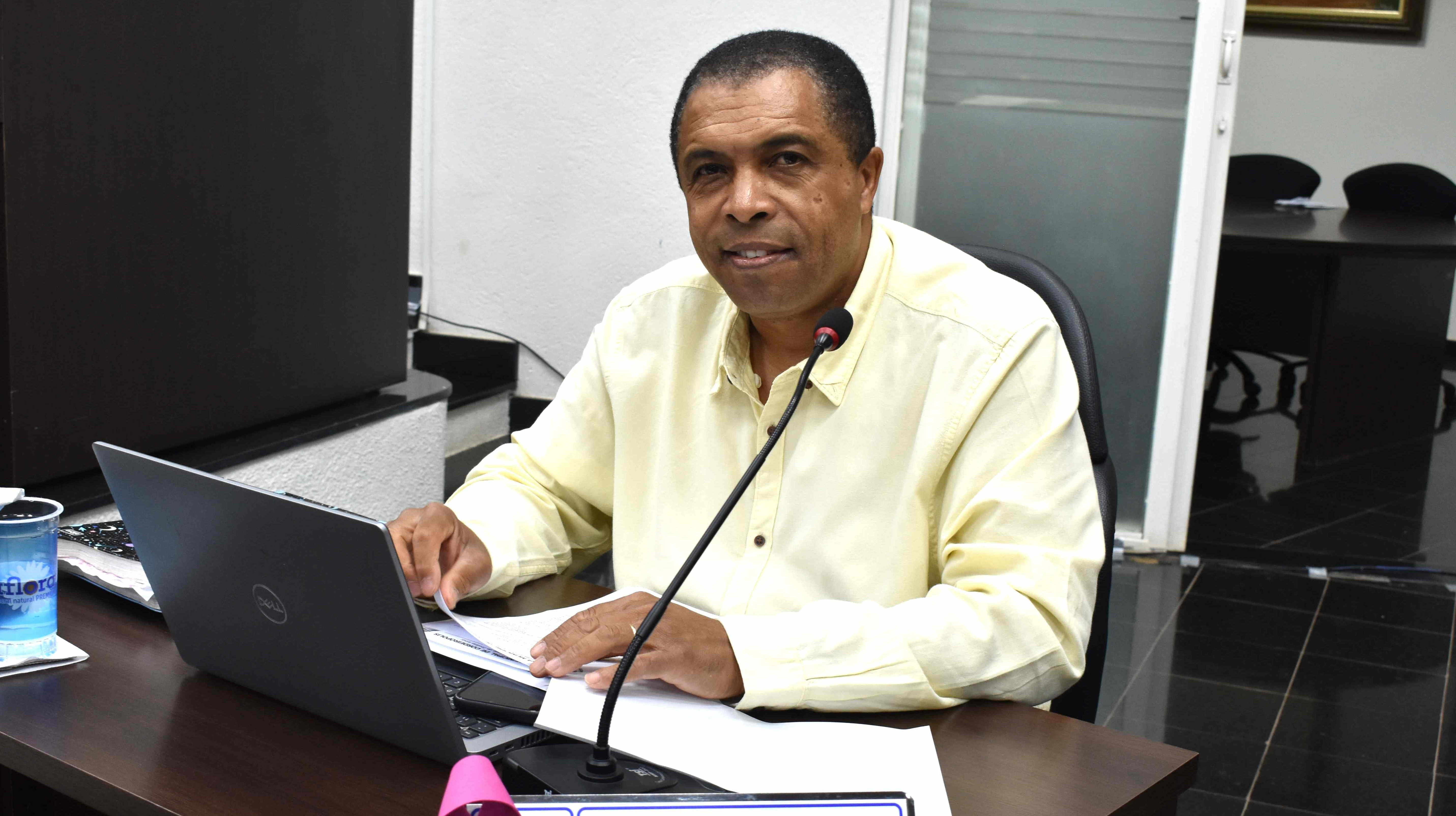 Imagem da notícia: Ver. Sérgio Balthazar propõe medalha "Arautos da Paz" ao Núcleo Alvorada Cristã