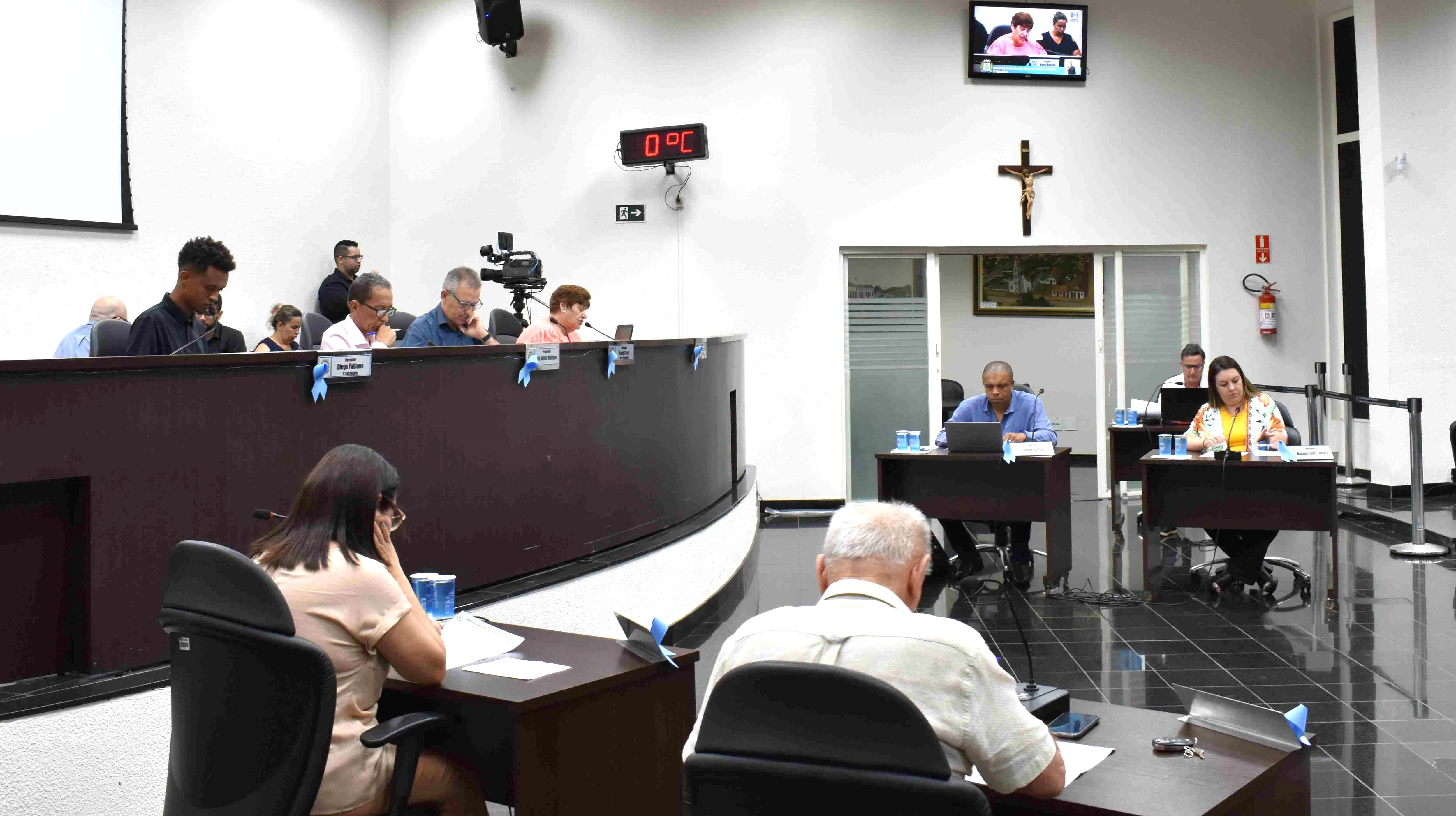 Imagem da notícia: Câmara aprova em regime de urgência especial os PLC n°s 28 e 31 de 2023