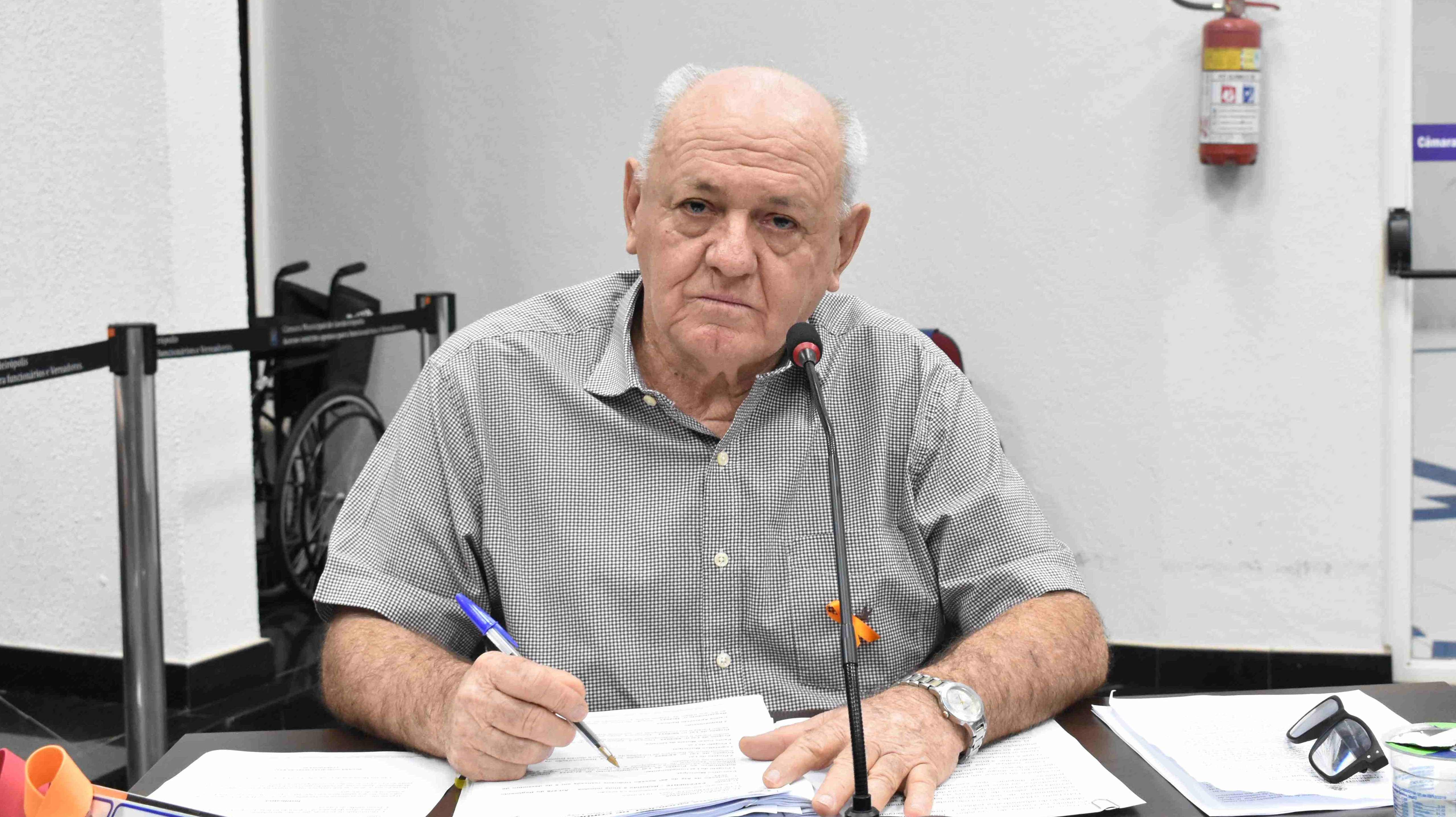 Imagem da notícia: Requerimentos do ver. Carlinhos visa agilizar tramitação de projetos na Casa