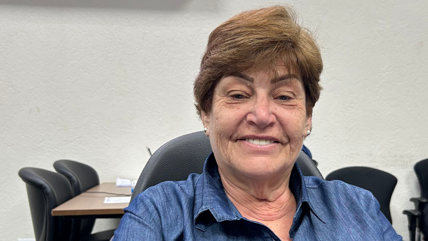 Imagem da notícia: Câmara de Cordeirópolis homenageia Silvia Hespanhol com medalha ‘João Pacífico’ e ‘Diploma de Gratidão