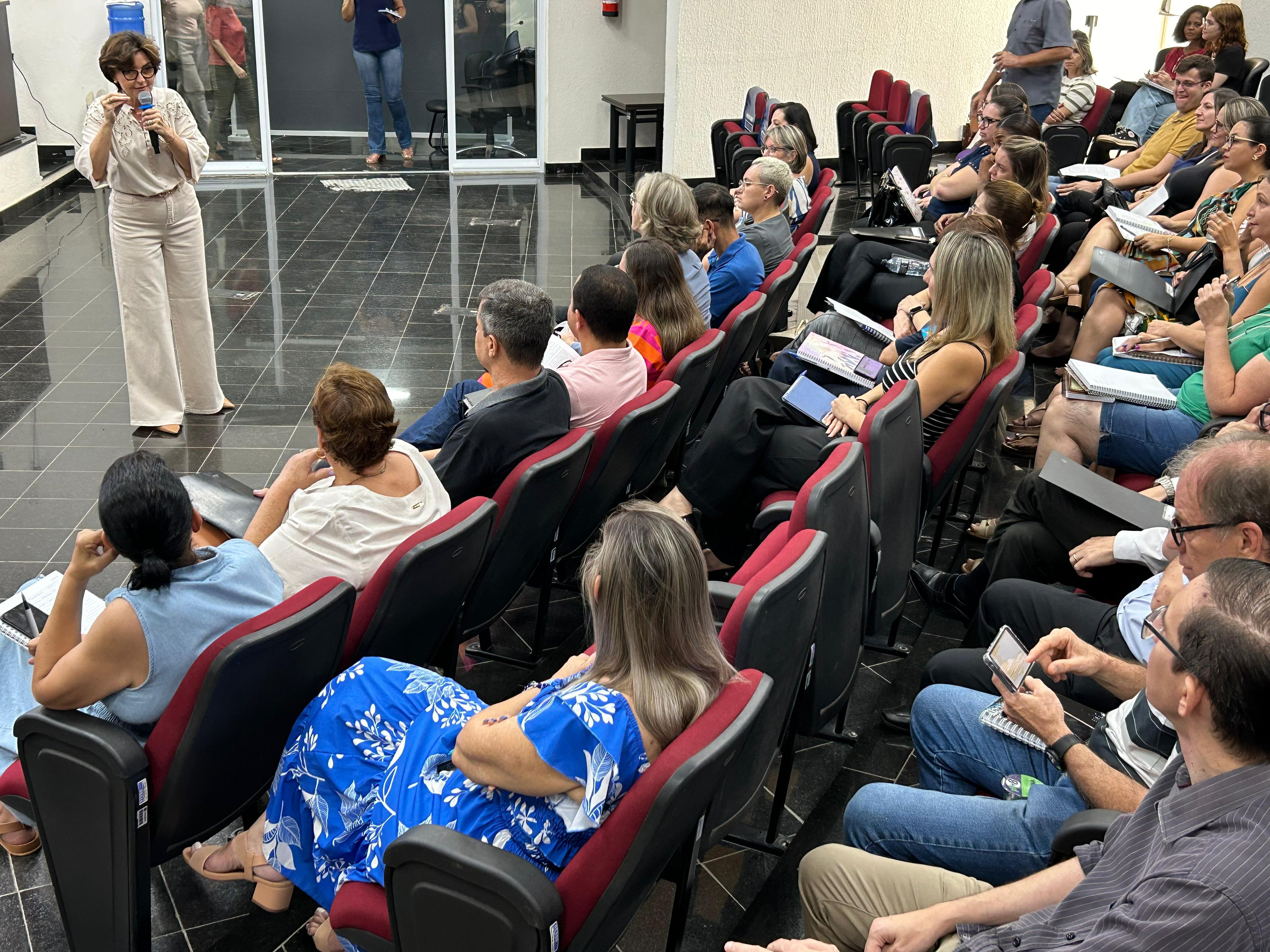 Imagem da notícia: Secretários realizam encontro na Câmara para falar sobre a nova administração