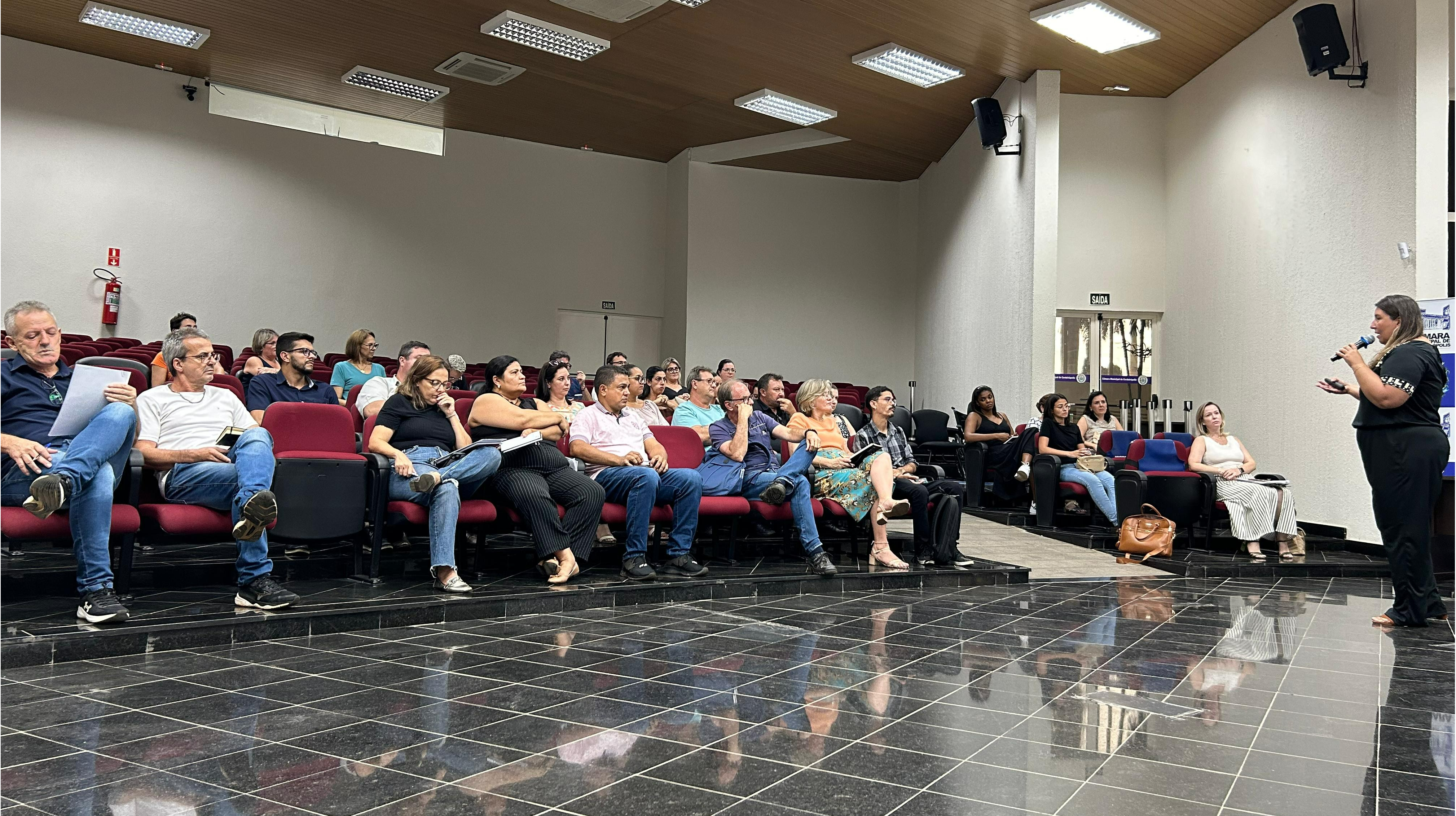 Imagem da notícia: Reunião no plenário de Cordeirópolis traça ação para angariar recursos para cidade