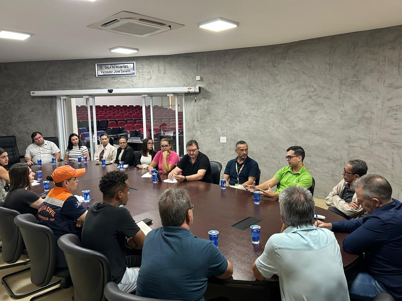 Imagem da notícia: Cordeirópolis em Ação: Reunião na Câmara Municipal Foca em Soluções para Segurança e Infraestrutura Elétrica