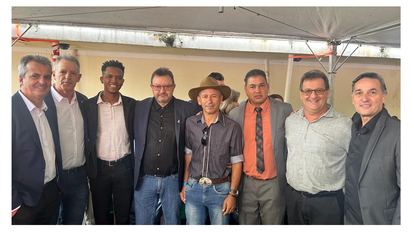 Imagem da notícia: Câmara Municipal marca presença nas celebrações dos 77 anos de Cordeirópolis  