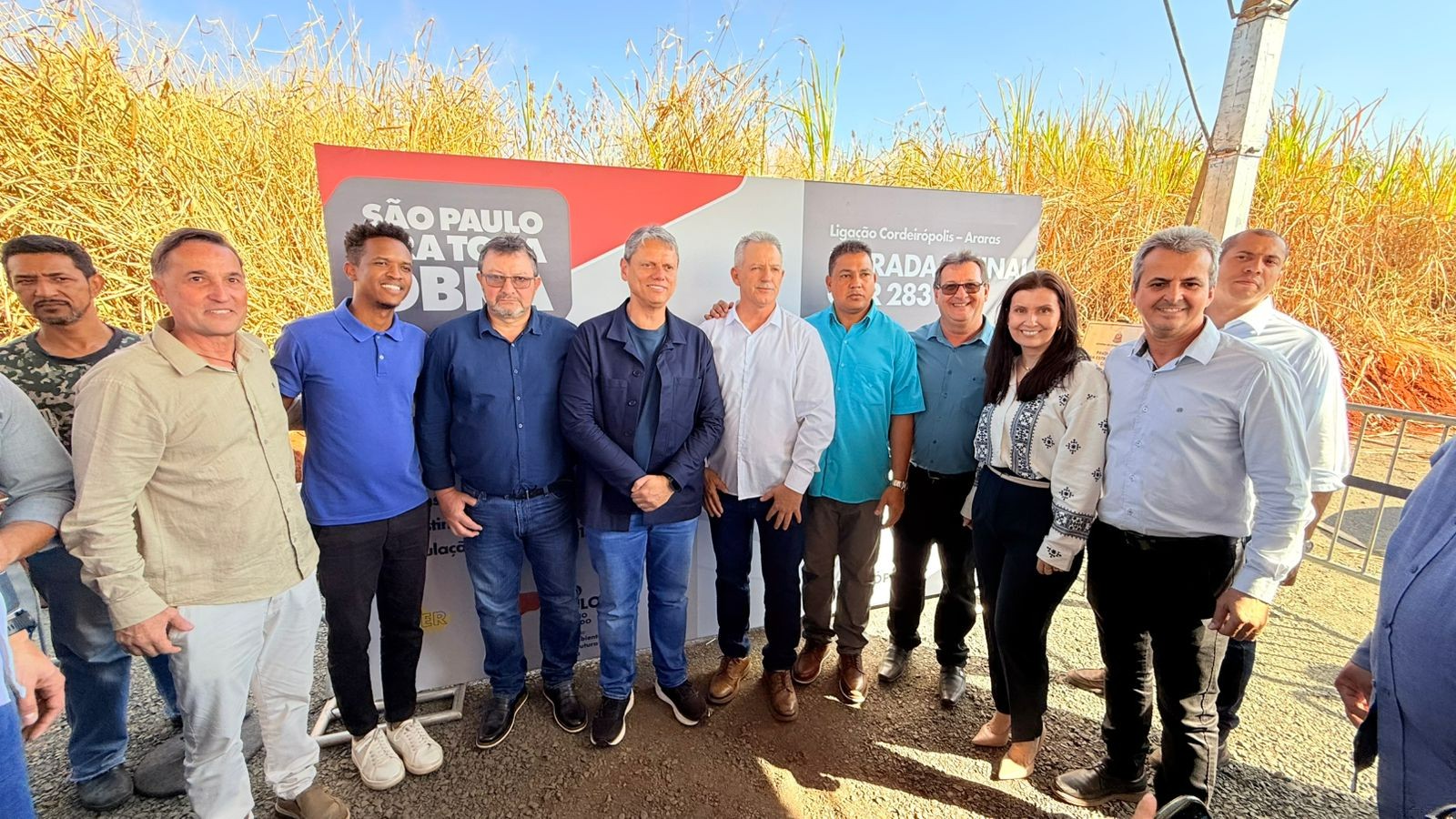 Imagem da notícia: Governador Tarcísio participa da entrega de pavimentação da estrada vicinal COR-283 em Cordeirópolis