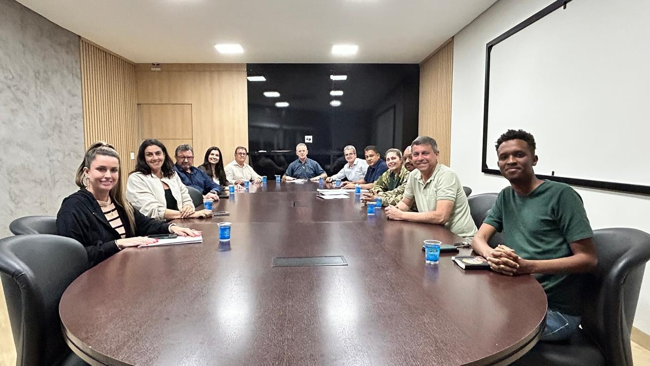 Imagem da notícia: Vereadores se reúnem com Secretários antes da Sessão Ordinária