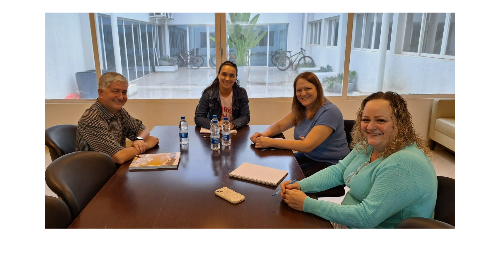 Imagem da notícia: Escola do Legislativo se reúne com a Secretaria de Educação para planejar 2026