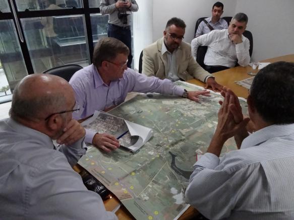 Imagem da notícia: Vereador  participa de reunião na Artesp