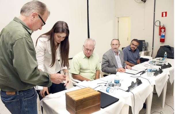 Imagem da notícia: Câmara decidirá extinção do voto secreto na sessão desta terça-feira 