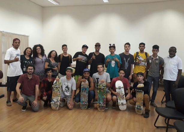 Imagem da notícia: Vereadora Sandra participa de reunião com grupo de skatistas