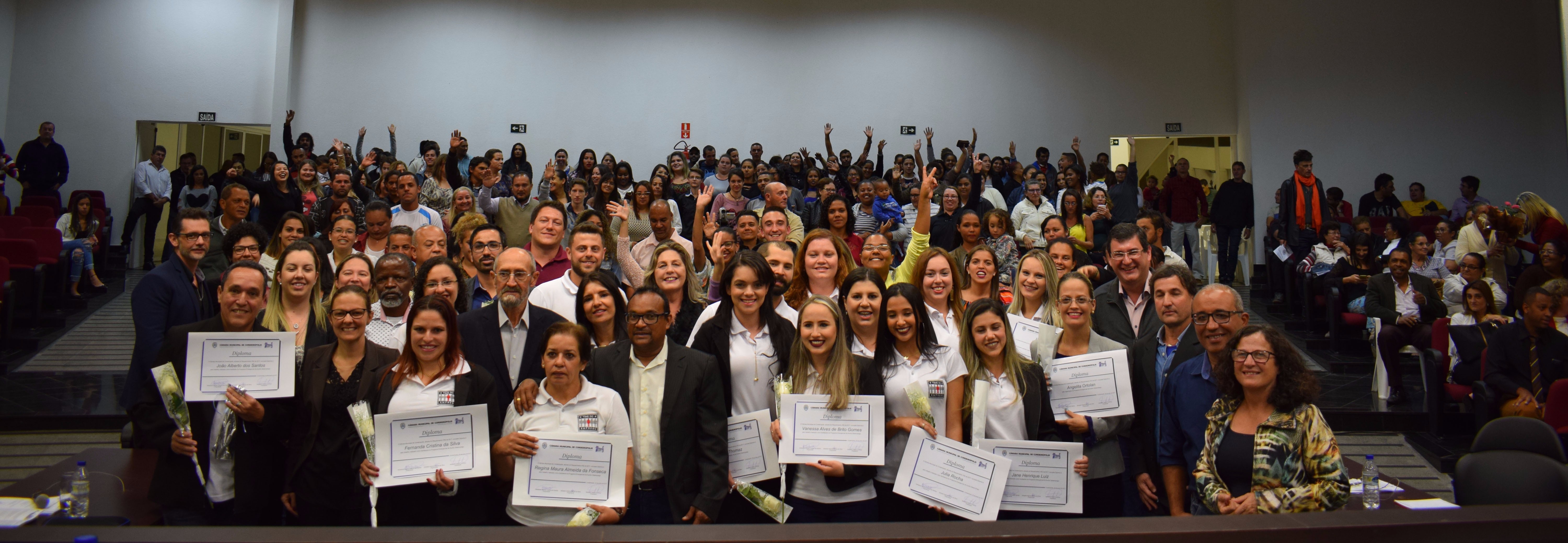 Imagem da notícia: Vereadores realizam homenagens durante a Sessão Ordinária