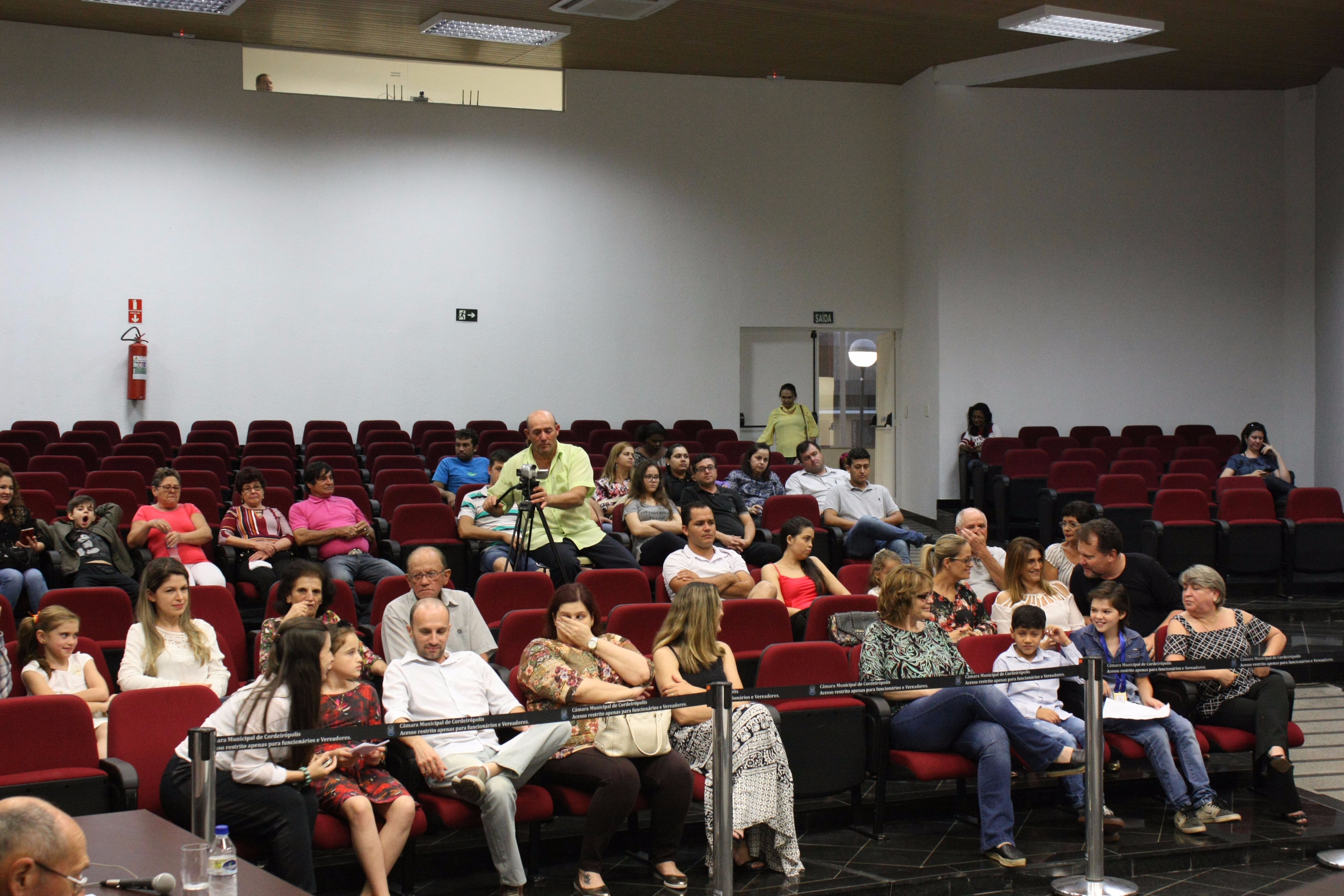 Imagem da notícia: Requerimentos e Indicações são itens da pauta na 34ª Sessão