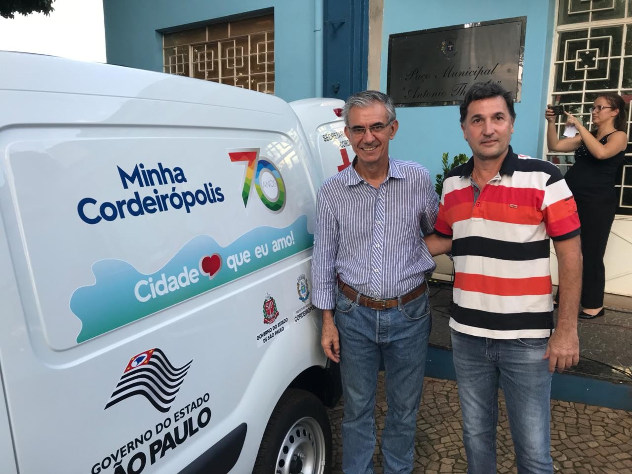 Imagem da notícia: Vereador Pique participa da entrega de ambulância ao município