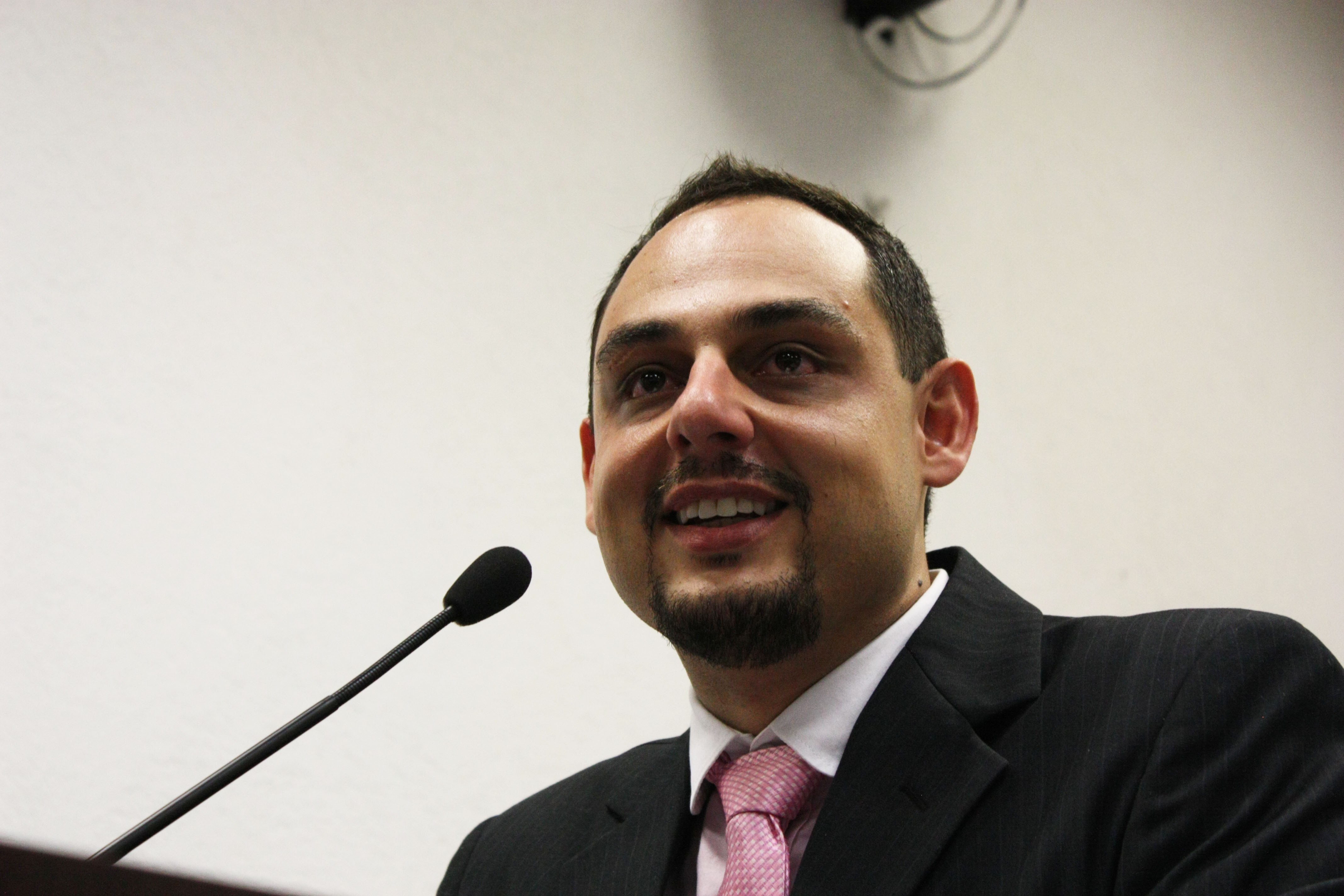 Imagem da notícia: Denis Suidedos recebe título de cidadão cordeiropolense