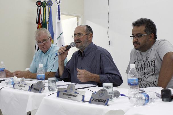 Imagem da notícia: Câmara aprova criação de empregos efetivos no Executivo e no Legislativo